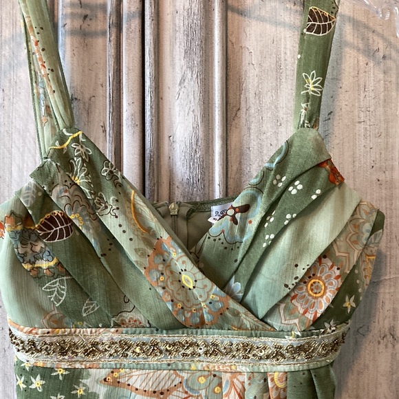 Silk blouse w/beads - Picture 2 of 7